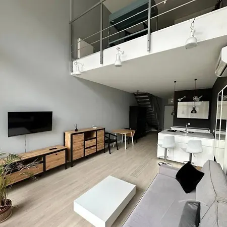 Qbik דירה ורשה